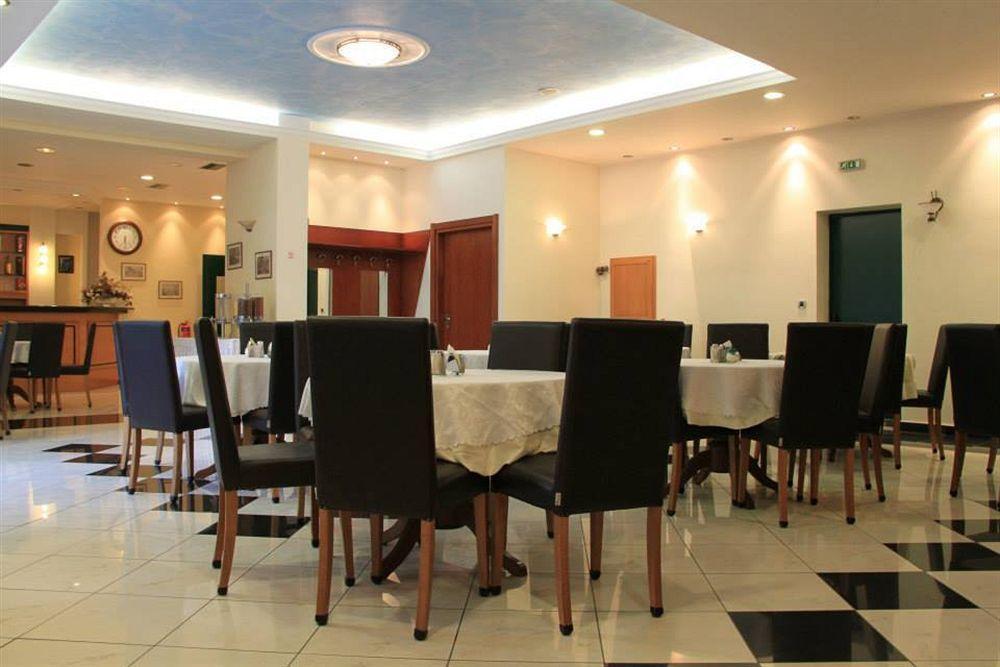 Hotel Platon Атина Екстериор снимка
