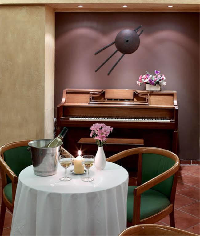 Hotel Platon Атина Екстериор снимка