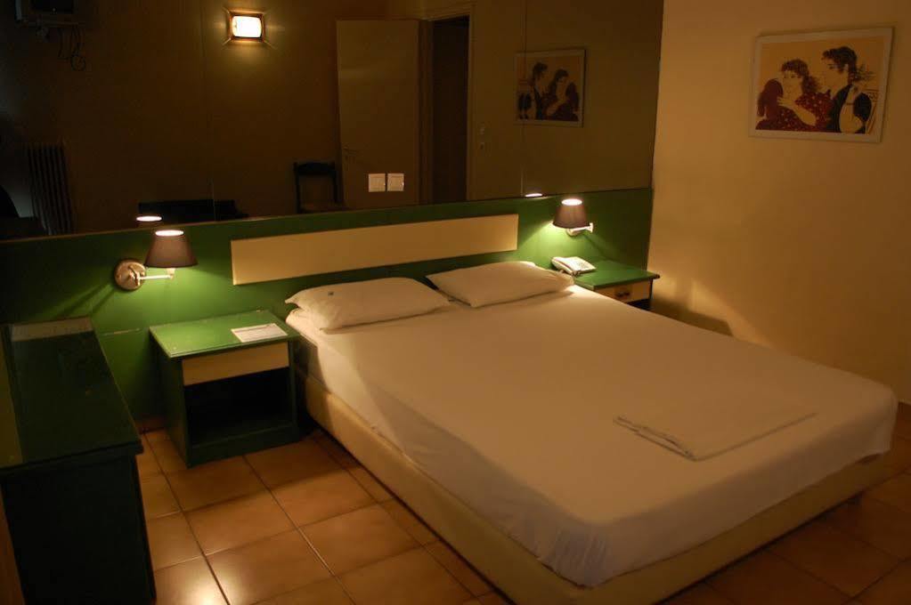 Hotel Platon Атина Екстериор снимка