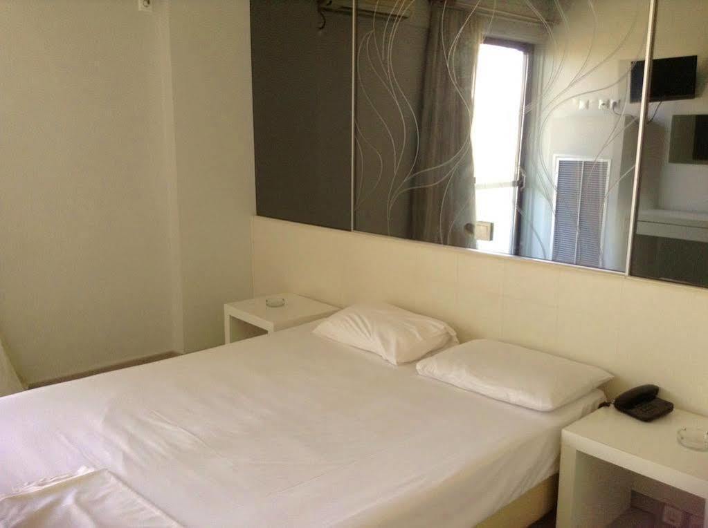 Hotel Platon Атина Екстериор снимка